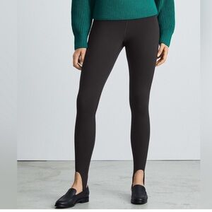 NWOT everlane Perform Legging Stirrup